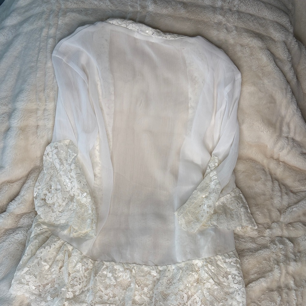 Chic Sheer Lace White Robe Small 36” pit to pit coquettegirl Festival Feminine - Picture 6 of 7
